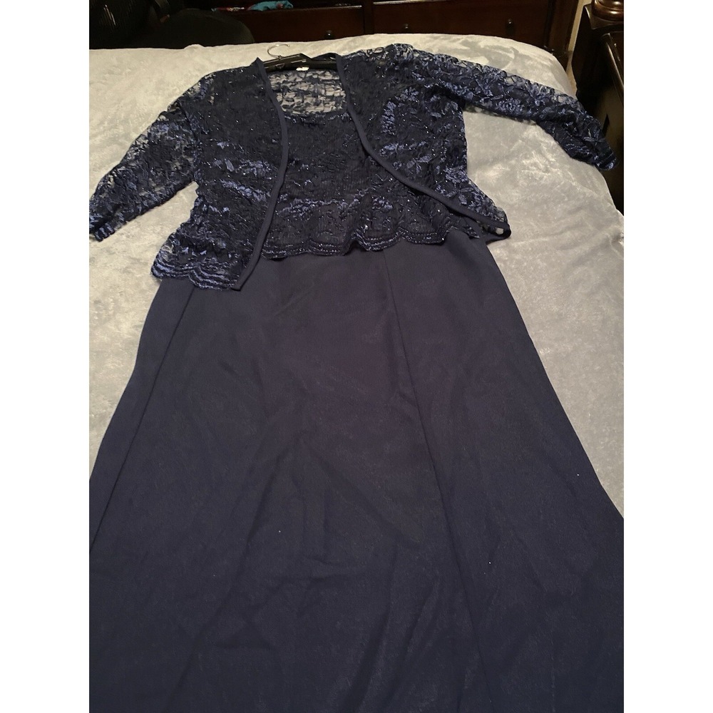 Large Navy  Formal Evening Dress With Lace - Picture 2 of 4